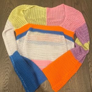 TRENDY AMAZON TOP size small